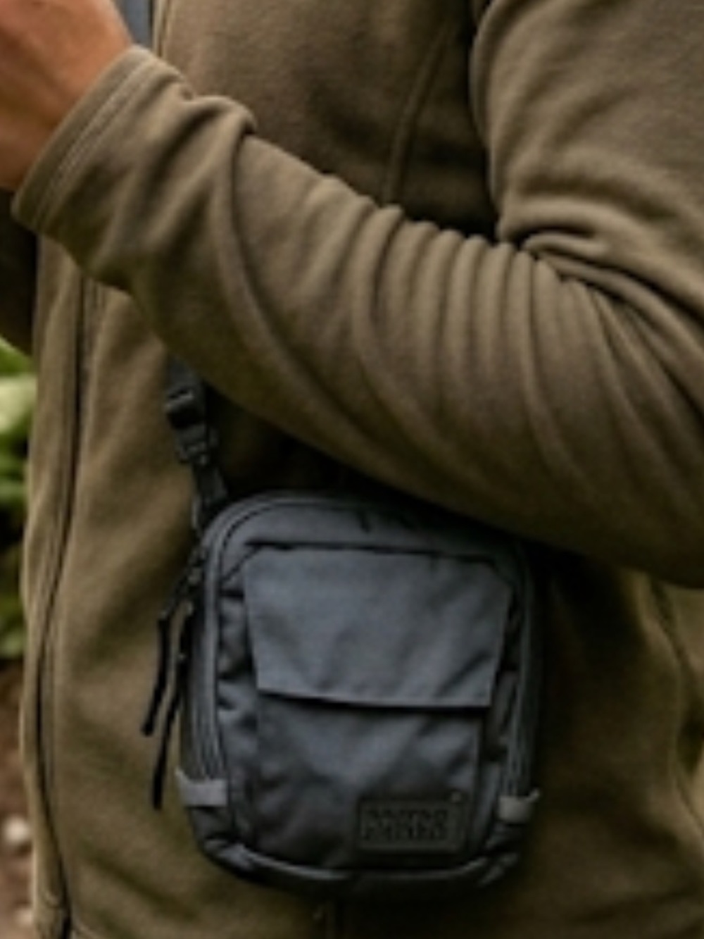 Mystery Ranch District 2 L Shoulder Bag NWT Shadow Dark Gray Deadstock 🔥